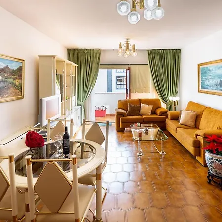 Апартаменты Spacious In Palmas De Gran Canaria 147 M² Terrace Лас-Пальмас-де-Гран-Канария